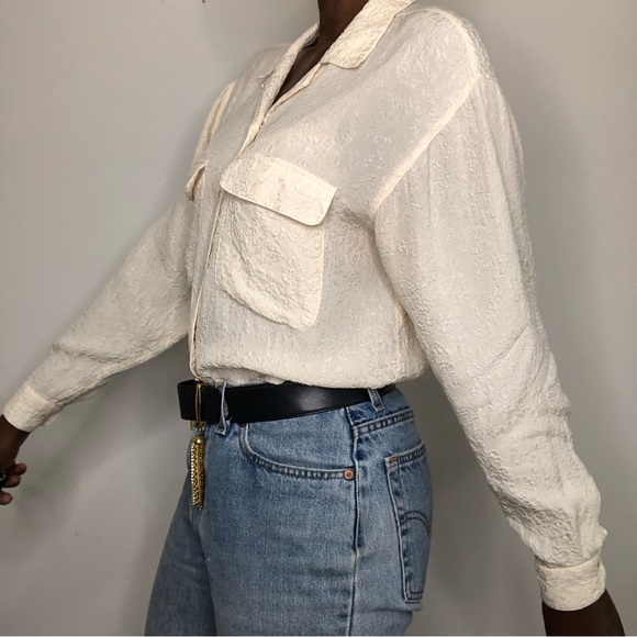 VINTAGE | Cream Textured Silk Front Pocket Blouse - Picture 7 of 7